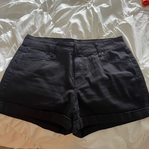 Black Stretchy Jean Short - Picture 2 of 4